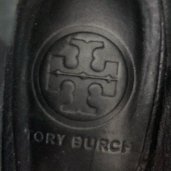 Tory Burch wedge, black with gold logo! - Picture 4 of 6